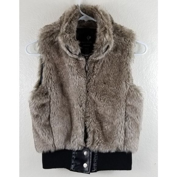 Full Tilt Jackets & Blazers - Full Tilt Faux Fur Vest Jacket Sz M